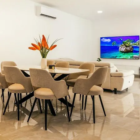 Aura With Heated Pool