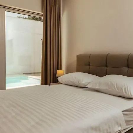 Aura With Heated Pool 빌라 *
