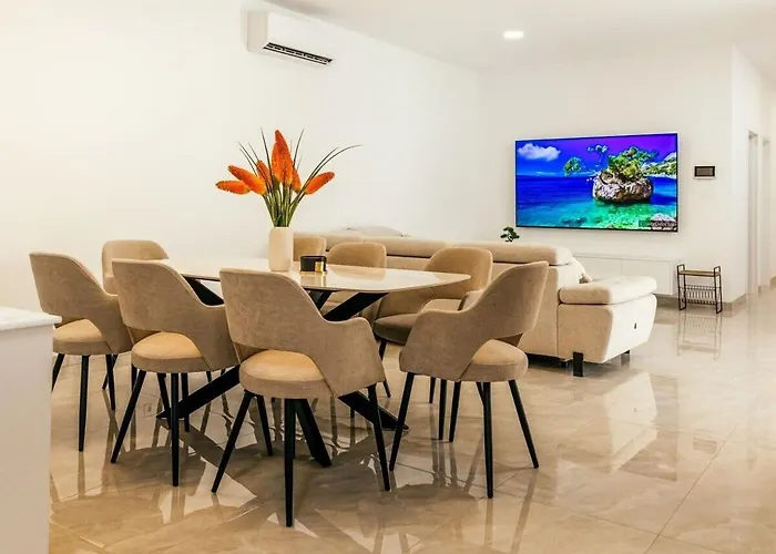Aura With Heated Pool